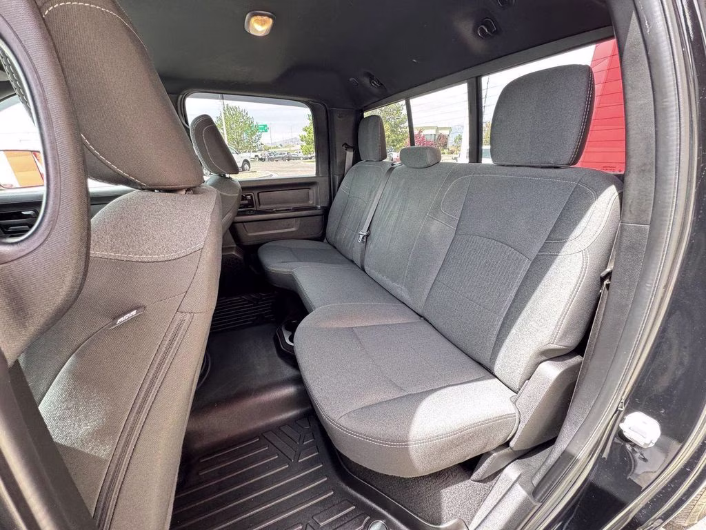 2022 Diamond Black Crystal Pearlcoat Ram 3500 Tradesman 4X4 Truck
