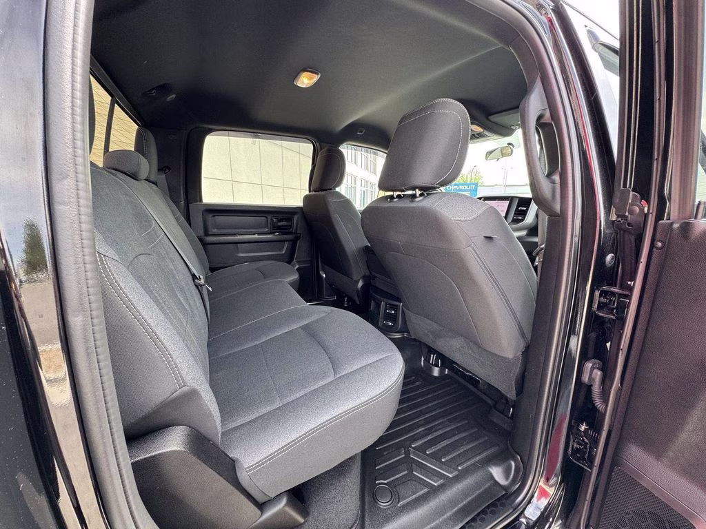 2022 Diamond Black Crystal Pearlcoat Ram 3500 Tradesman 4X4 Truck