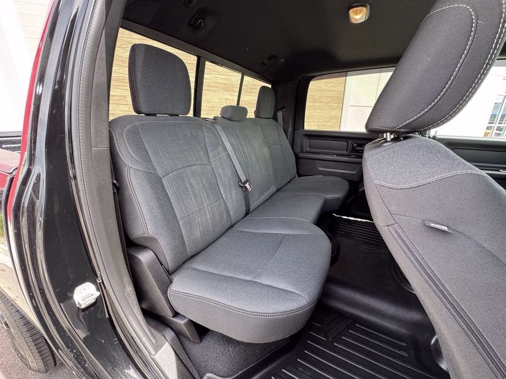 2022 Diamond Black Crystal Pearlcoat Ram 3500 Tradesman 4X4 Truck