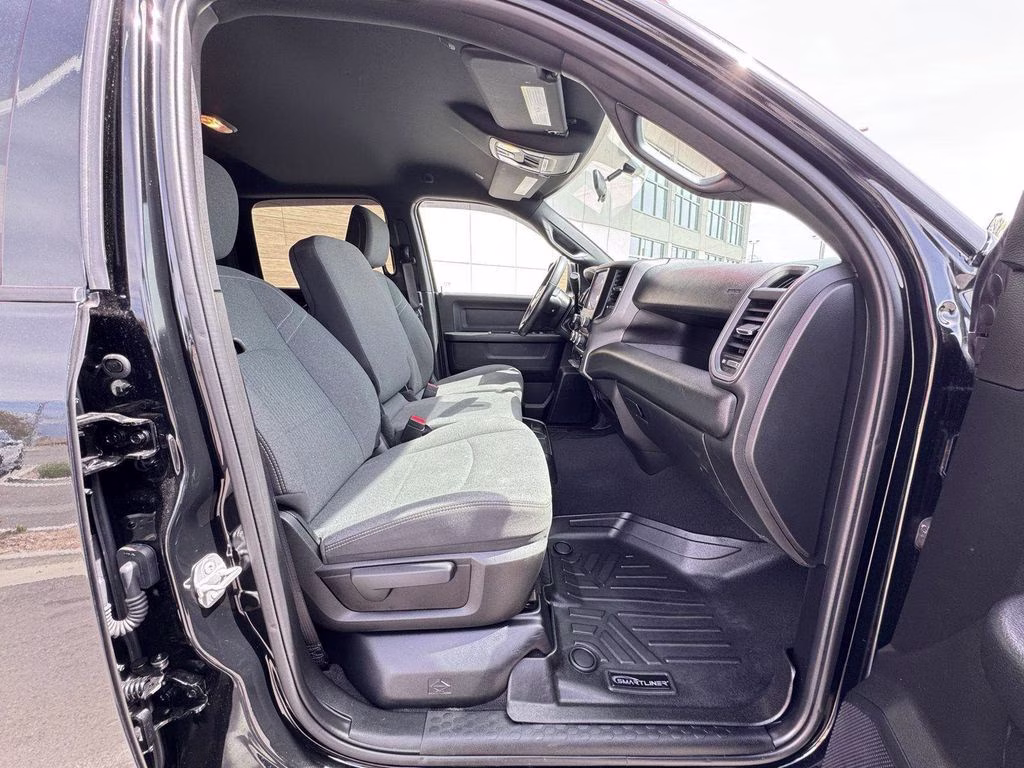 2022 Diamond Black Crystal Pearlcoat Ram 3500 Tradesman 4X4 Truck