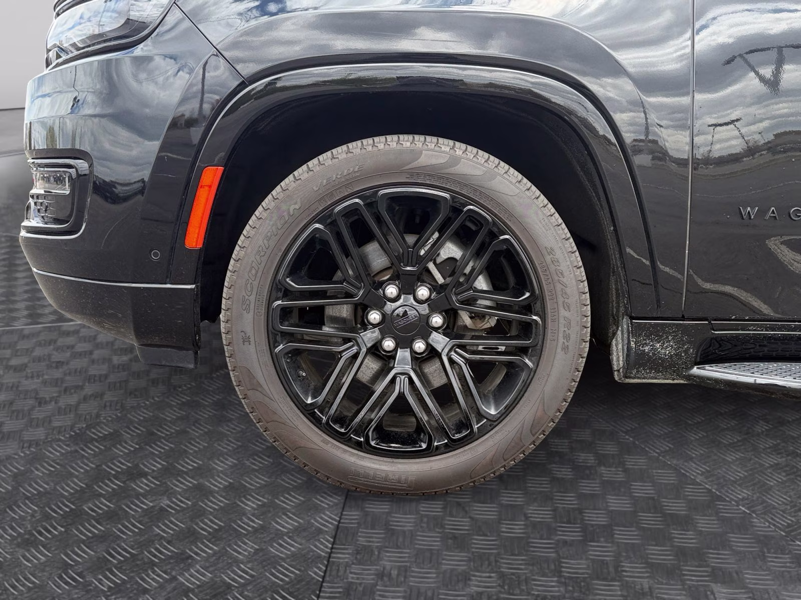 2024 Diamond Black Crystal Pearlcoat Jeep Wagoneer Series II 4X4 SUV