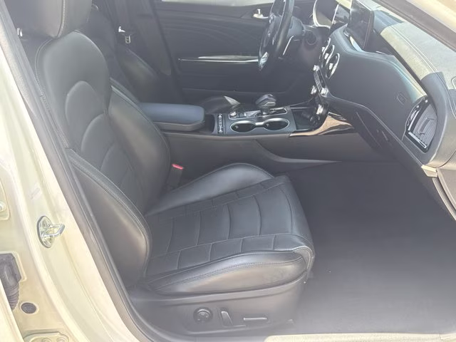 2022 Snow White Pearl Kia Stinger GT2 AWD Sedan