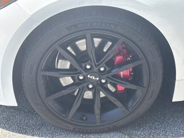 2022 Snow White Pearl Kia Stinger GT2 AWD Sedan