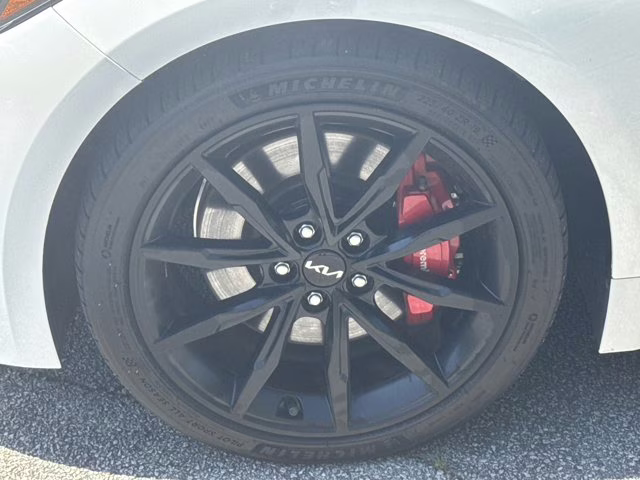 2022 Snow White Pearl Kia Stinger AWD Sedan