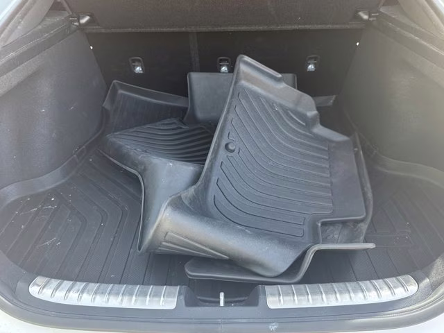 2022 Snow White Pearl Kia Stinger AWD Sedan