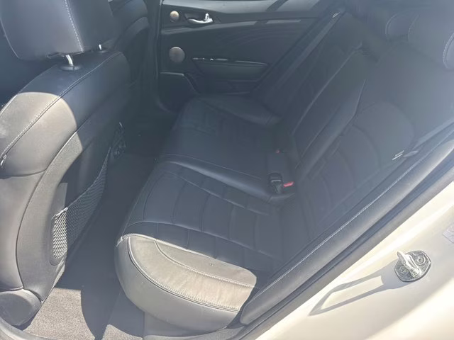 2022 Snow White Pearl Kia Stinger AWD Sedan