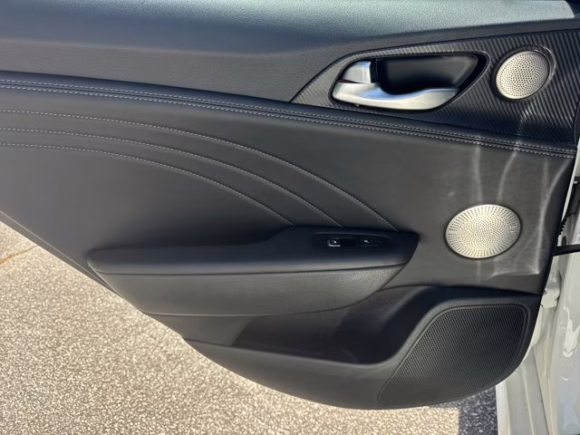 2022 Snow White Pearl Kia Stinger AWD Sedan