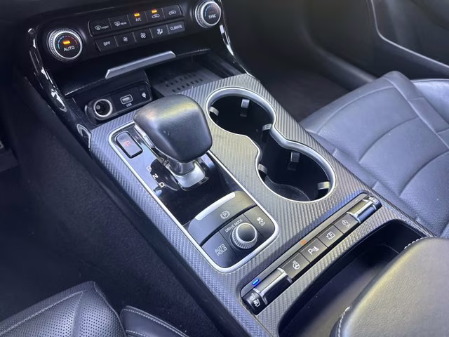 2022 Snow White Pearl Kia Stinger AWD Sedan