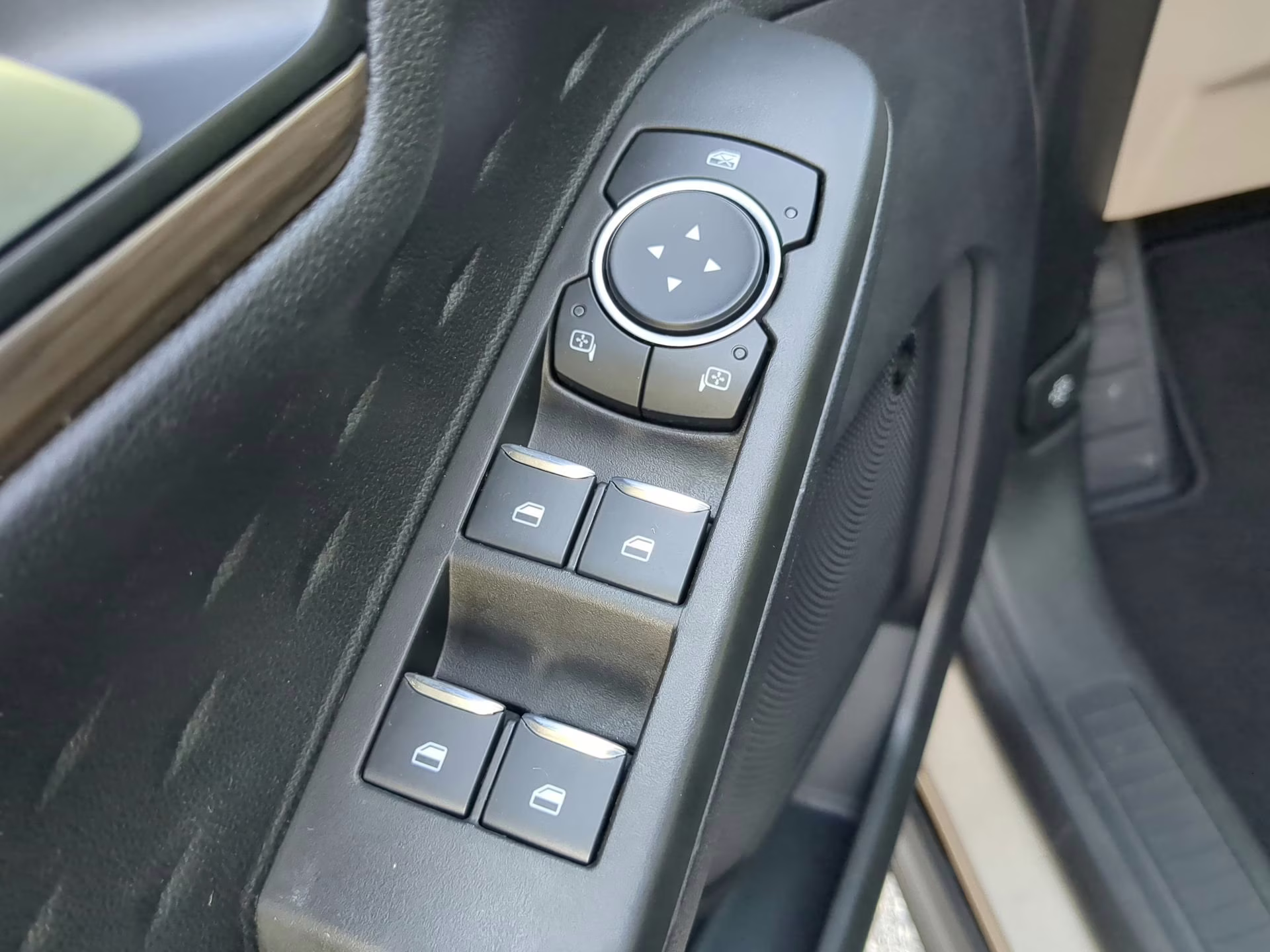 2020 Desert Gold Metallic Ford Escape Titanium Hybrid FWD SUV