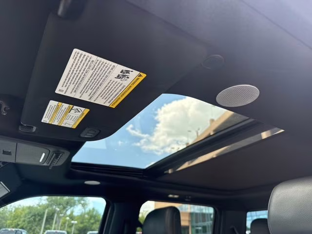 2023 Iconic Silver Metallic Ford F-150 Raptor Crew Cab Pickup 4X4 Truck