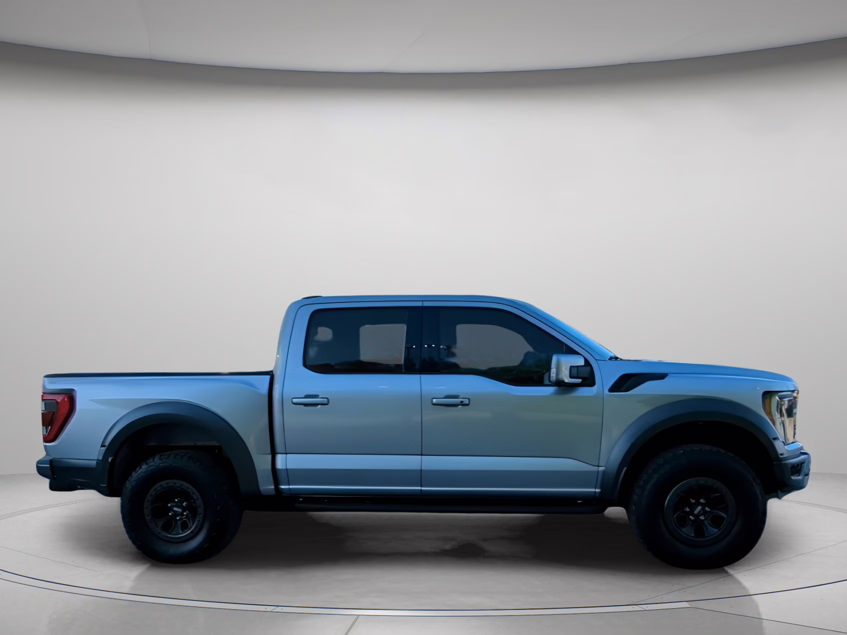 2023 Iconic Silver Metallic Ford F-150 Raptor Crew Cab Pickup 4X4 Truck