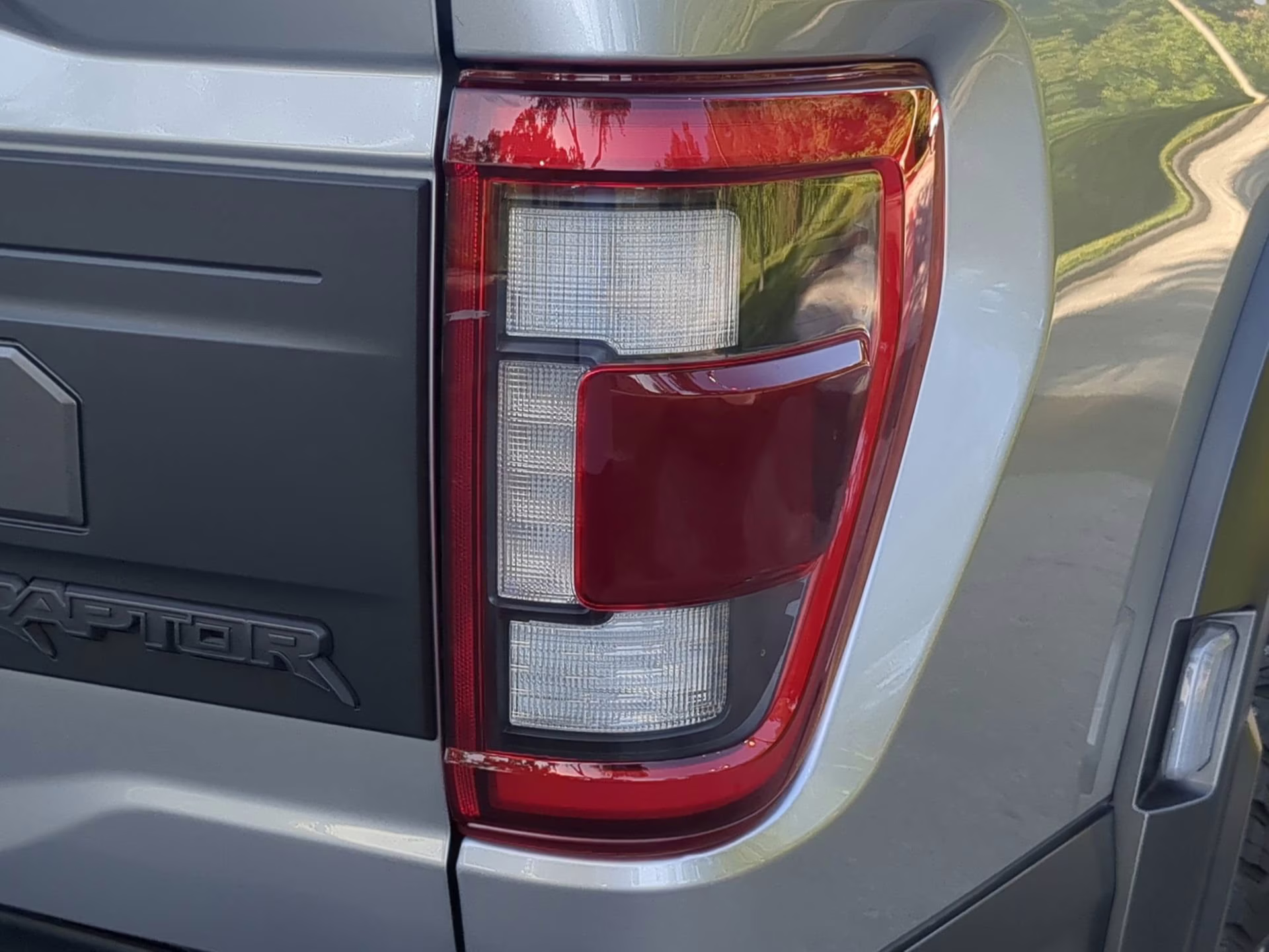 2023 Iconic Silver Metallic Ford F-150 Raptor Crew Cab Pickup 4X4 Truck