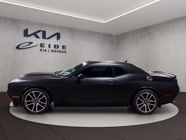 2020 Octane Red Pearlcoat Dodge Challenger R/T RWD Coupe