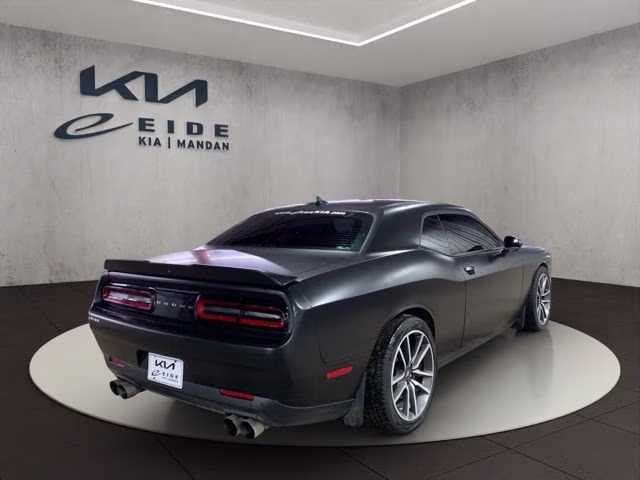 2020 Octane Red Pearlcoat Dodge Challenger R/T RWD Coupe
