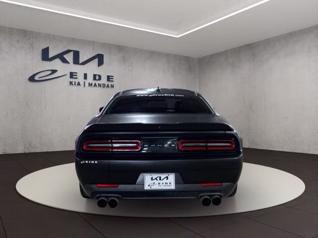 2020 Octane Red Pearlcoat Dodge Challenger R/T RWD Coupe