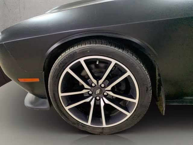 2020 Octane Red Pearlcoat Dodge Challenger R/T RWD Coupe