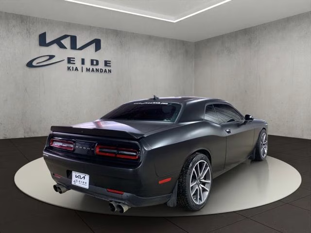2020 Octane Red Pearlcoat Dodge Challenger R/T RWD Coupe