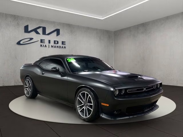 2020 Octane Red Pearlcoat Dodge Challenger R/T RWD Coupe