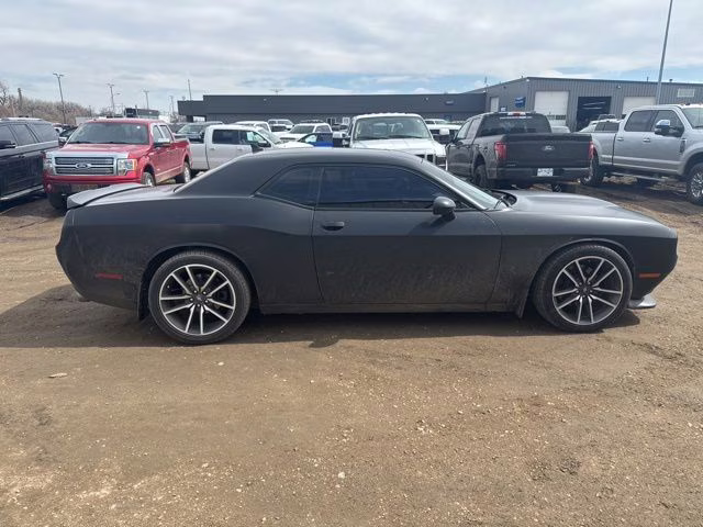 2020 Octane Red Pearlcoat Dodge Challenger R/T RWD Coupe