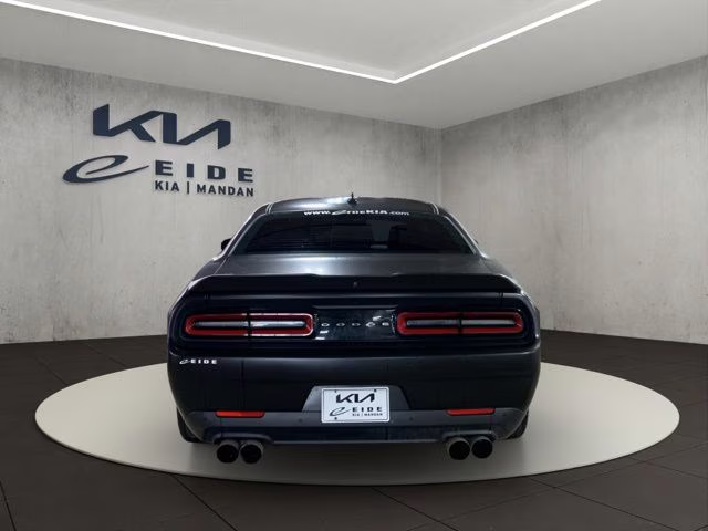 2020 Octane Red Pearlcoat Dodge Challenger R/T RWD Coupe