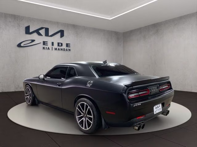 2020 Octane Red Pearlcoat Dodge Challenger R/T RWD Coupe