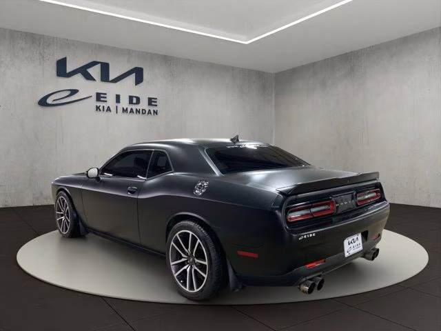 2020 Octane Red Pearlcoat Dodge Challenger R/T RWD Coupe