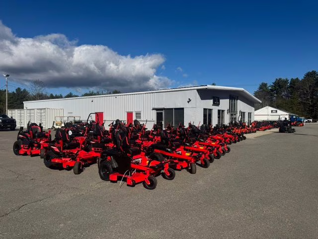 2026 Red Gravely Pro-Turn 672 72" 38.5 hp Kawasaki FX1000 EFI