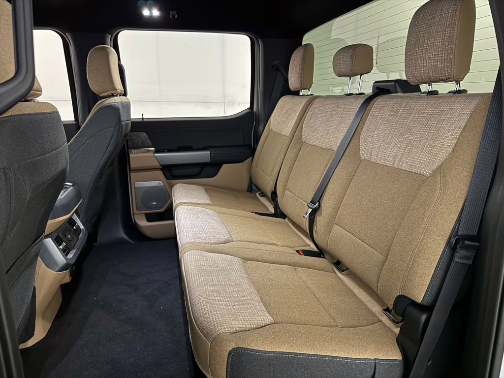 2026 Avalanche Ford Super Duty F-250 SRW XLT 4X4 Truck