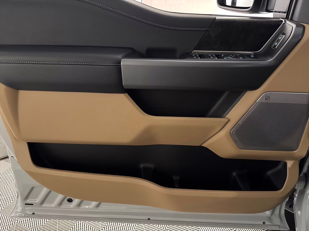 2026 Avalanche Ford Super Duty F-250 SRW XLT 4X4 Truck