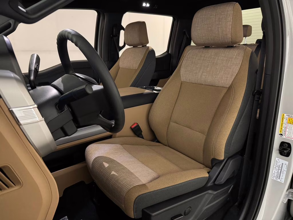 2026 Avalanche Ford Super Duty F-250 SRW XLT 4X4 Truck