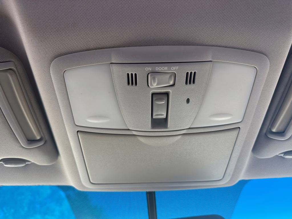 2012 Brilliant Silver Metallic Nissan Altima 2.5 SL FWD Sedan