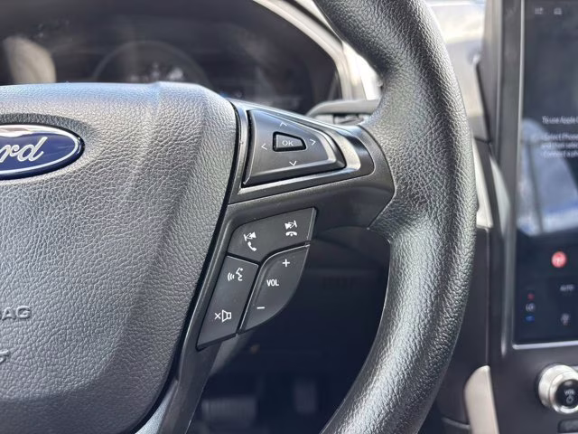2024 Black Metallic Ford Edge SE AWD SUV