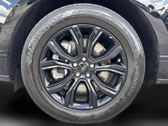 2024 Black Metallic Ford Edge SE AWD SUV