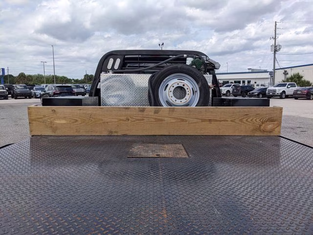 2024 Oxford White Ford Super Duty F-550 DRW XL 4X4 Chassis