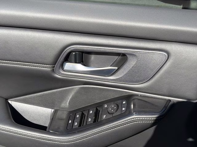 2024 Super Black Nissan Rogue SV FWD SUV