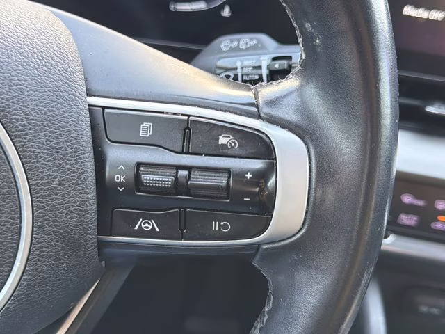 2023 Everlasting Silver Kia Sportage EX FWD SUV