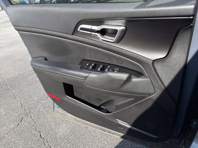 2023 Everlasting Silver Kia Sportage EX FWD SUV