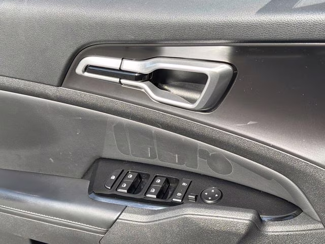 2023 Everlasting Silver Kia Sportage EX FWD SUV