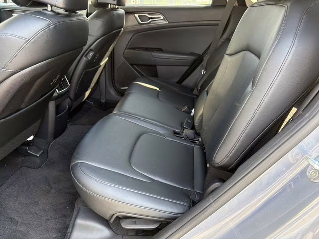 2023 Everlasting Silver Kia Sportage EX FWD SUV