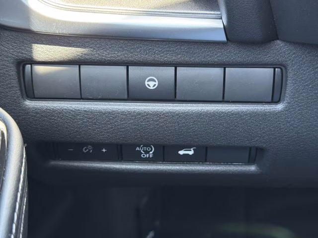 2026 Everest White Pearl Tricoat Nissan Rogue Dark Armor AWD SUV
