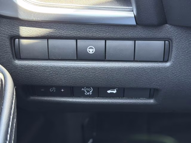 2026 Everest White Pearl Tricoat Nissan Rogue Dark Armor AWD SUV