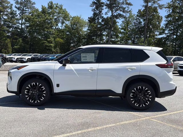 2026 Everest White Pearl Tricoat Nissan Rogue Dark Armor AWD SUV