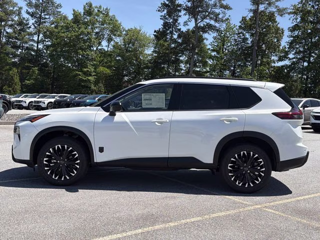 2026 Everest White Pearl Tricoat Nissan Rogue Dark Armor AWD SUV