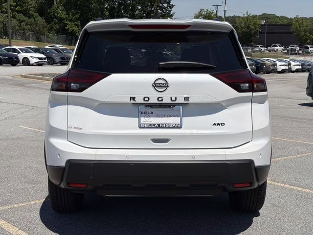 2026 Everest White Pearl Tricoat Nissan Rogue Dark Armor AWD SUV