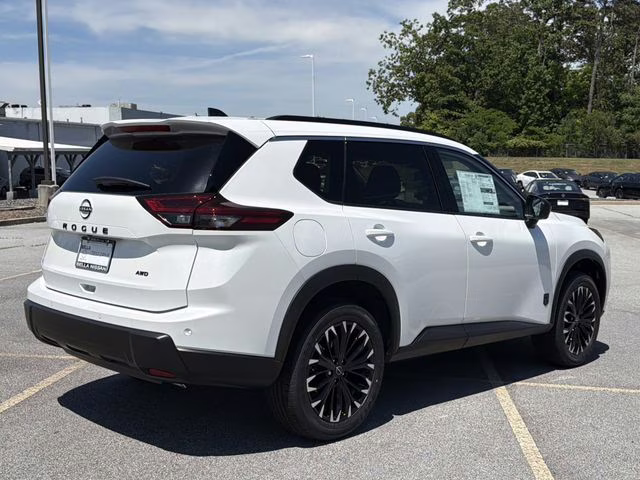 2026 Everest White Pearl Tricoat Nissan Rogue Dark Armor AWD SUV