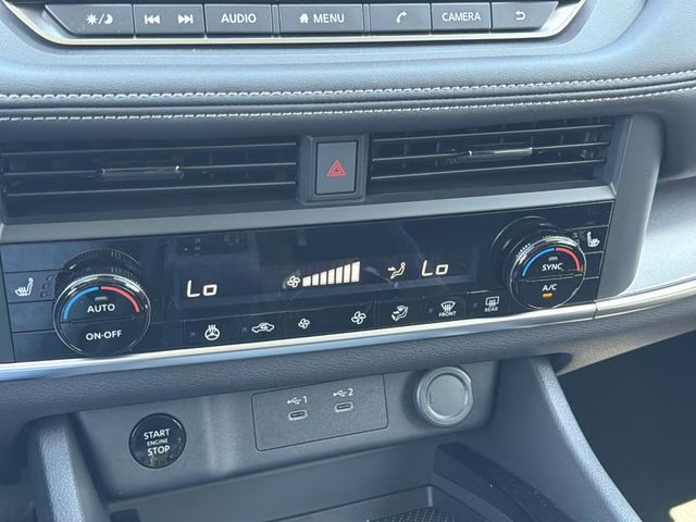 2026 Everest White Pearl Tricoat Nissan Rogue Dark Armor AWD SUV