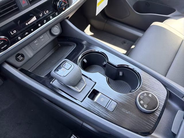 2026 Everest White Pearl Tricoat Nissan Rogue Dark Armor AWD SUV