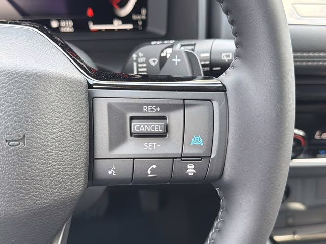 2026 Everest White Pearl Tricoat Nissan Rogue Platinum AWD SUV