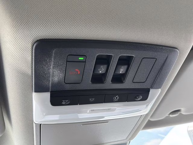 2026 Everest White Pearl Tricoat Nissan Rogue Platinum AWD SUV