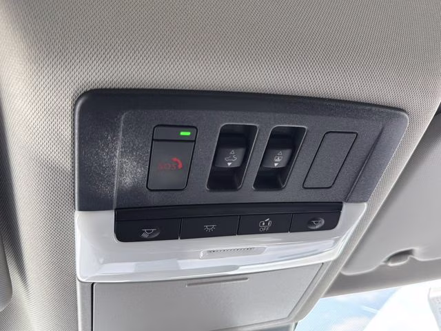 2026 Everest White Pearl Tricoat Nissan Rogue Platinum AWD SUV